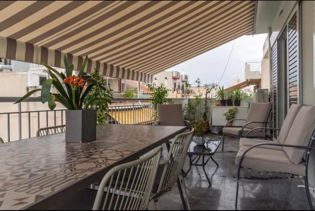 Artistic Apt In Vibrant Gazi With Large Terrace By Ghh Athens Exterior photo