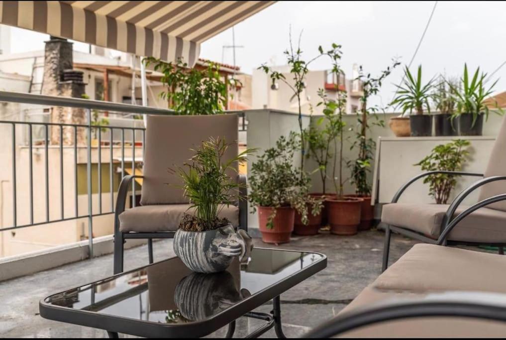 Artistic Apt In Vibrant Gazi With Large Terrace By Ghh Athens Exterior photo